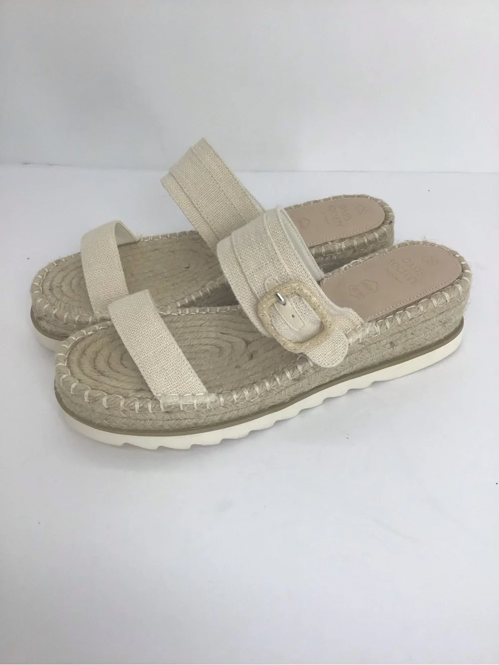 Oasis Society NWOT The Reese  Plarform Buckle Wedge Sandal Raffia Resort Size 8